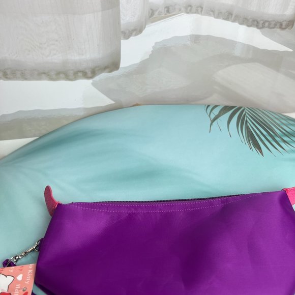 Hello Kitty MAKEUP BAG - Picture 7 of 9